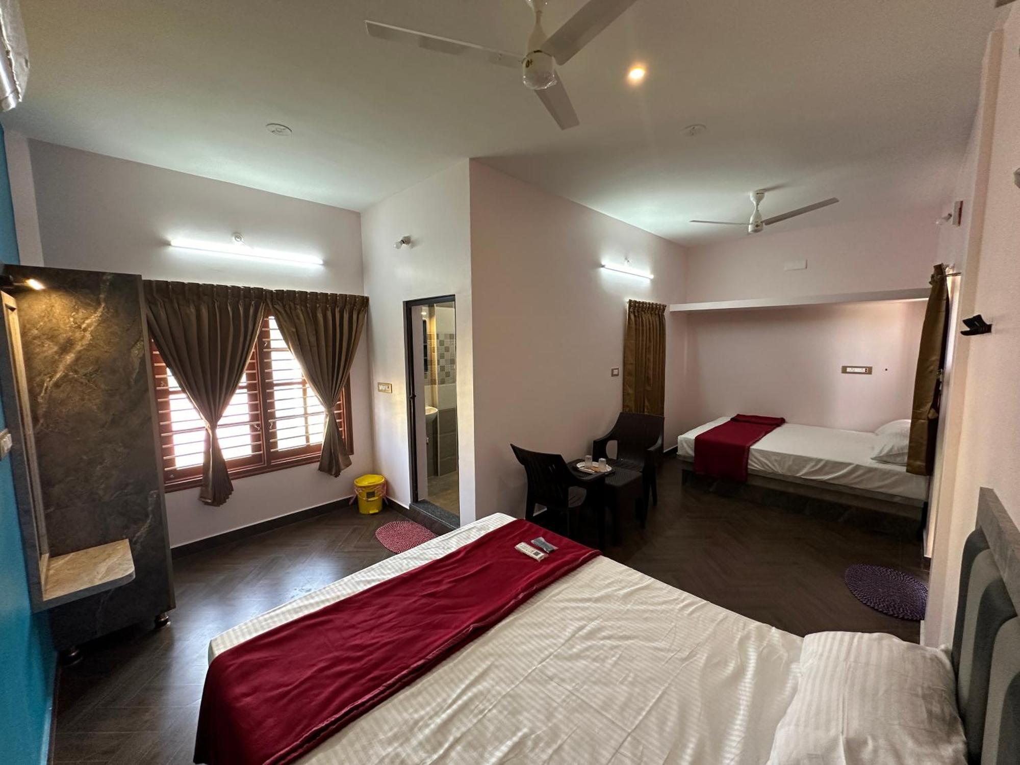 Om Lingeswaran Home Stay Tiruvannamalai Exterior photo