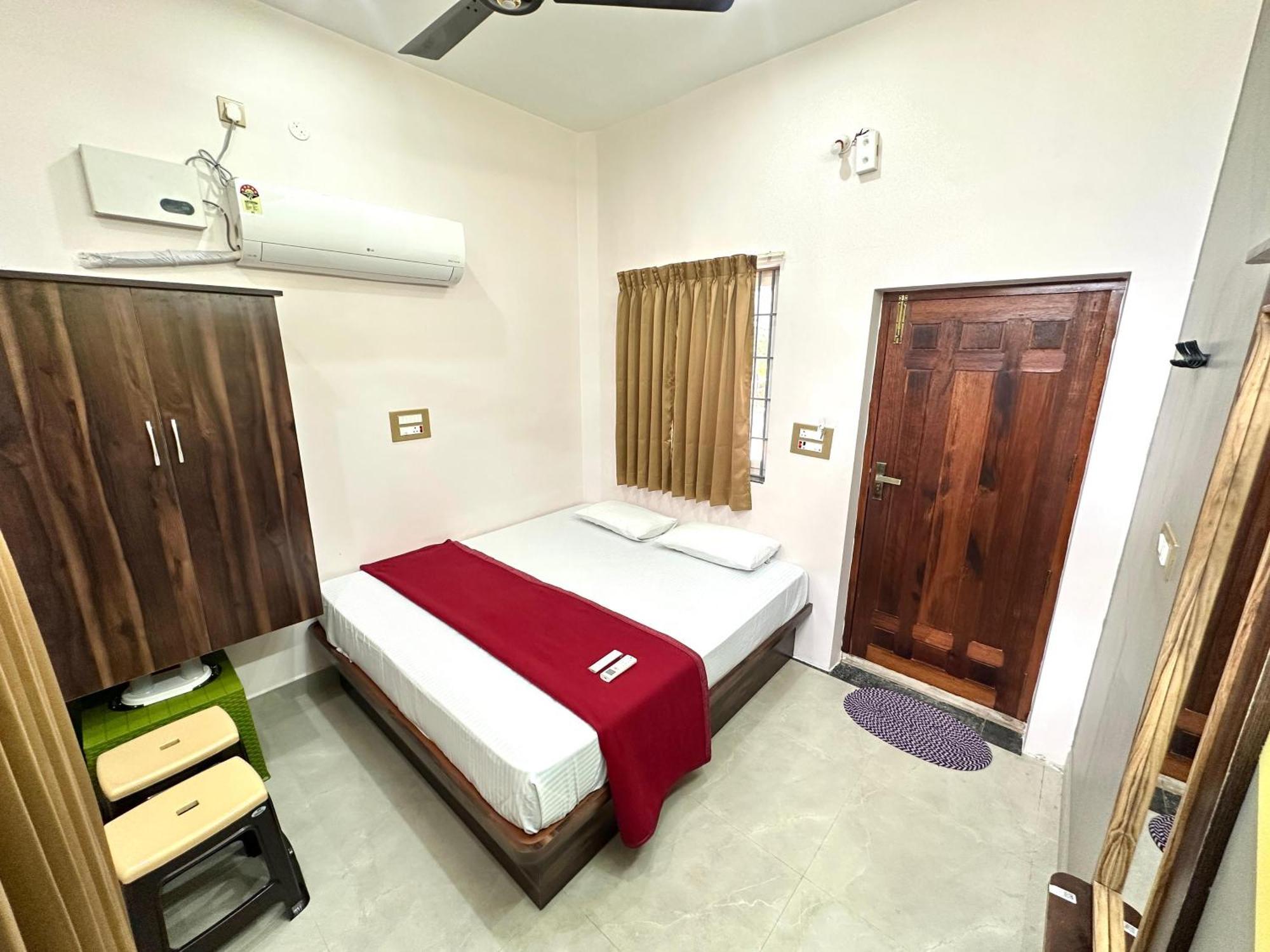 Om Lingeswaran Home Stay Tiruvannamalai Exterior photo